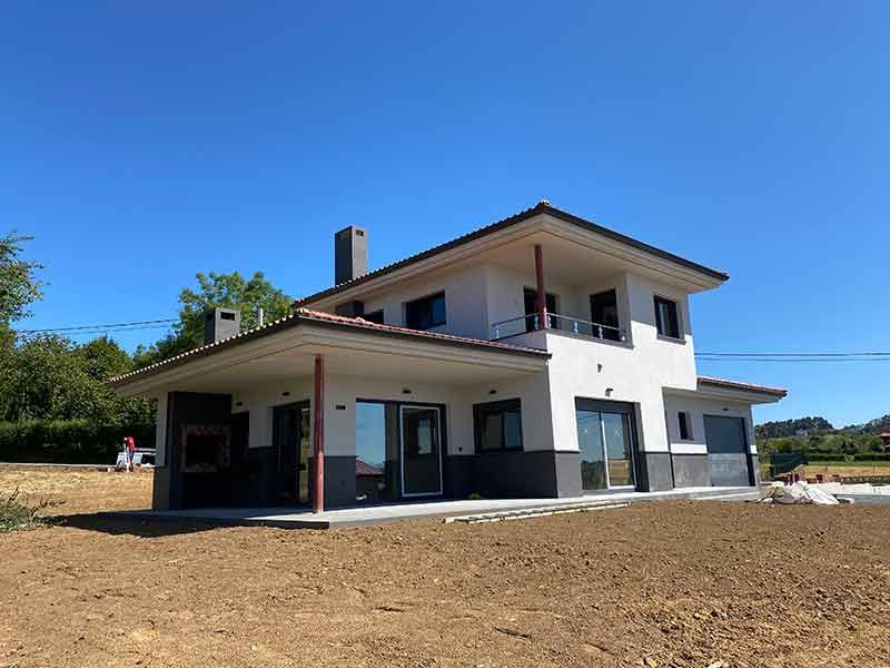 Porche de chalet a dos alturas